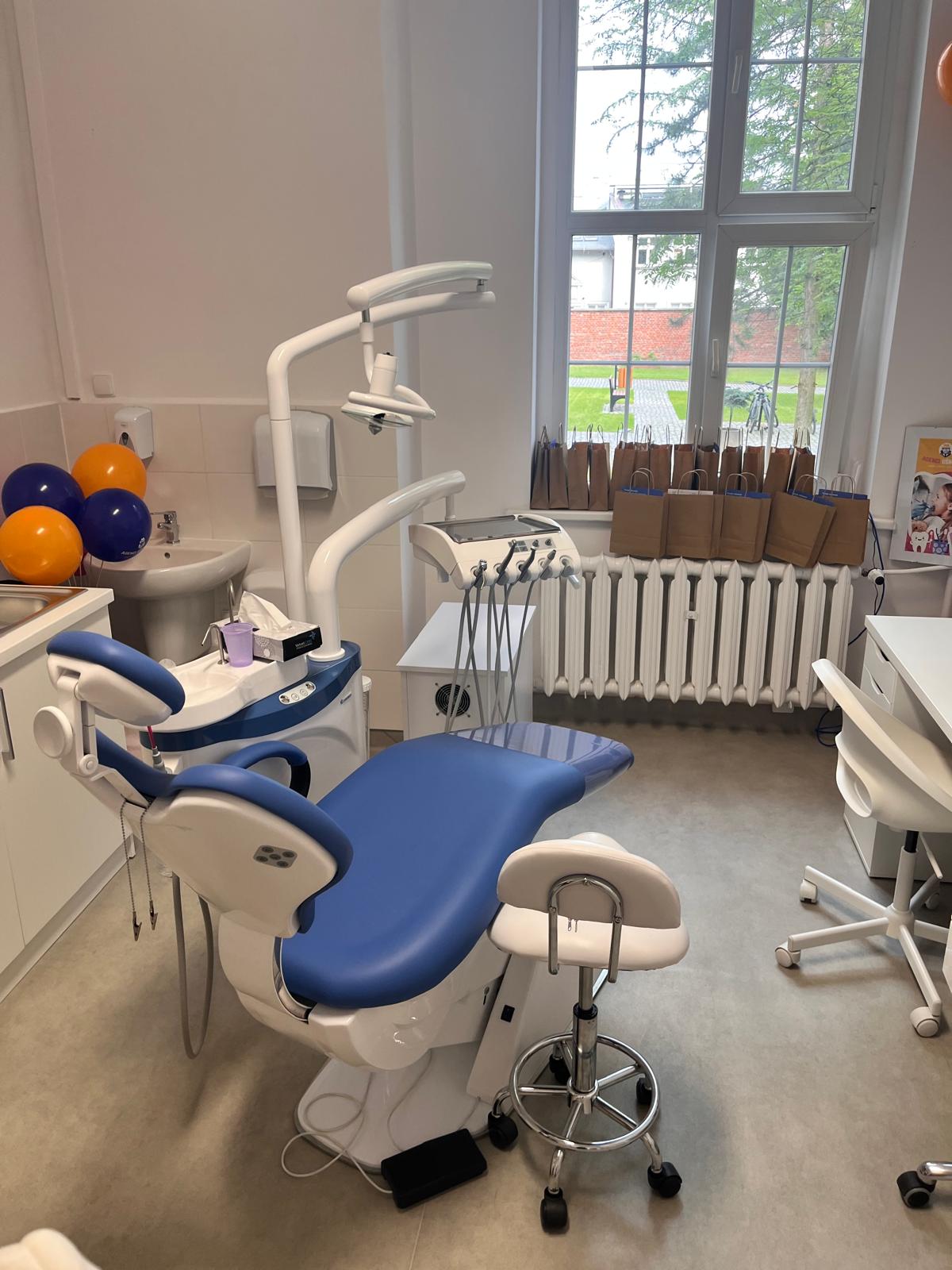 Uśmiech na szóstkę! Nowy gabinet dentystyczny w szkole w Chełmży
